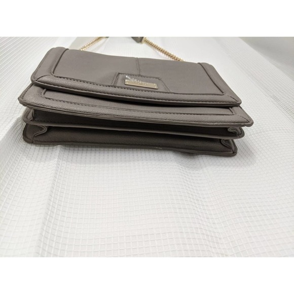 NWOT! BCBG! TAUPE/BEIGEY/GRAYISH SHOULDER BAG, PURSE, W/GOLD! - Picture 7 of 10